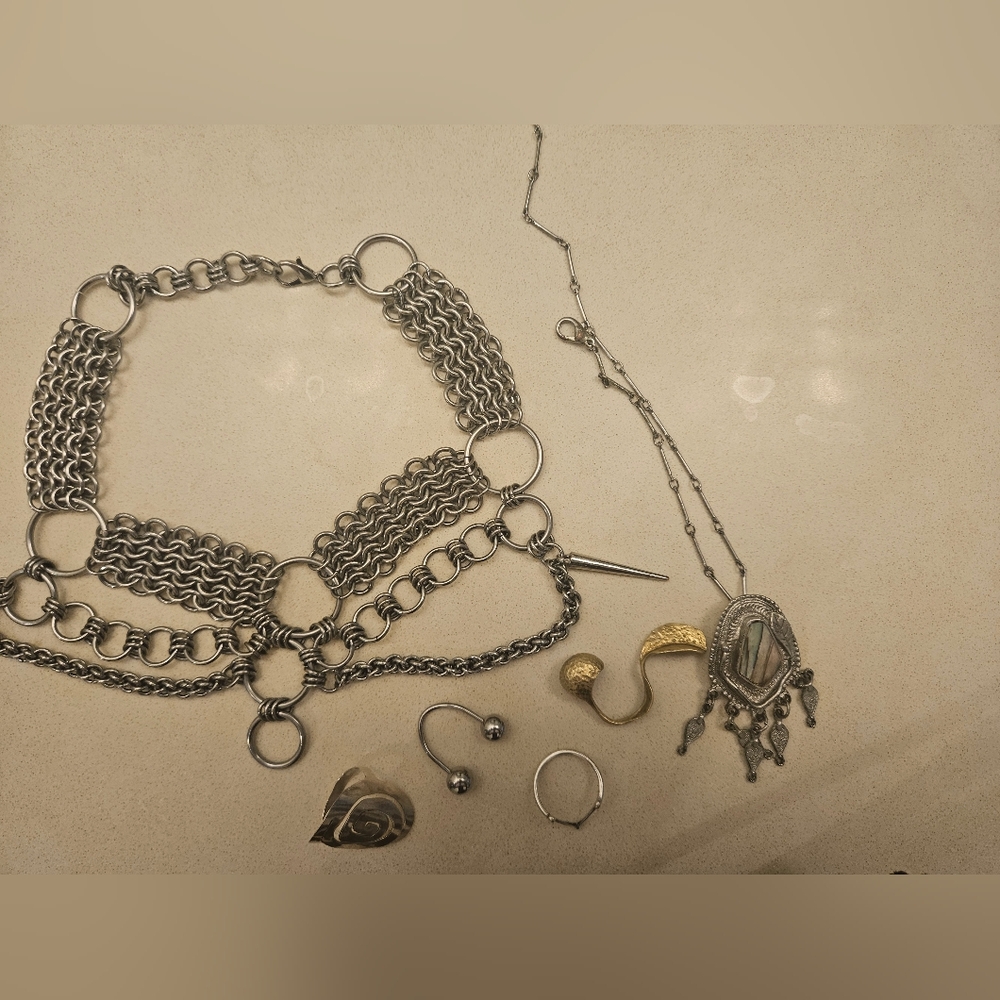 Lots of funky goth/artsy jewelry. Read description